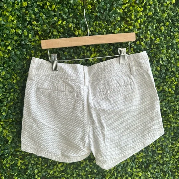 SOLD | Lilly Pulitzer SIZE 0 Callahan Shorts in White - Picture 2 of 5